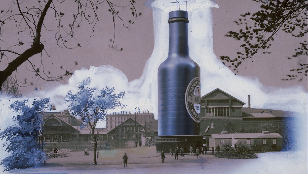 1888-ban a Tuborg épített egy 26 méter magas palackot, ami mozgólépcsőként is üzemelt.